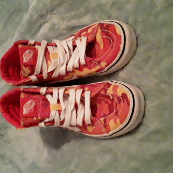 Shoes - Picture 4 of 4